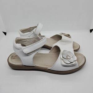 Kai white leather sandals with flower detail size 1.5